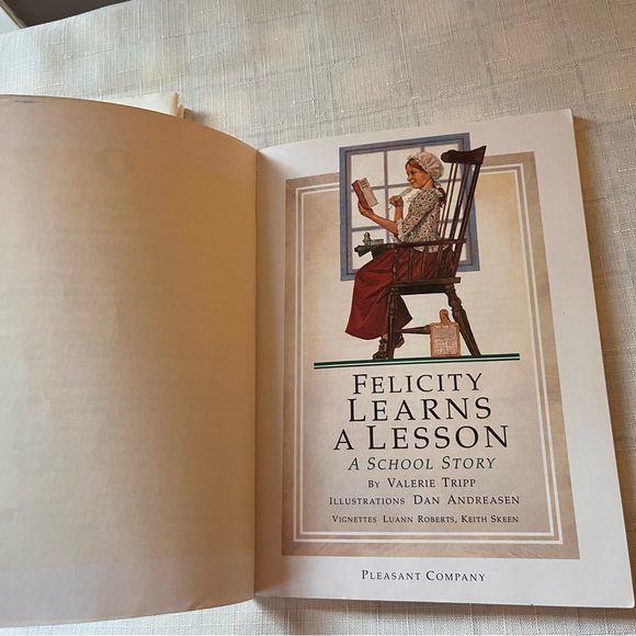 Vintage 90’s American Girl Felicity Book Bundle of 2 lot of Vintage Books 1990’s - Picture 6 of 6